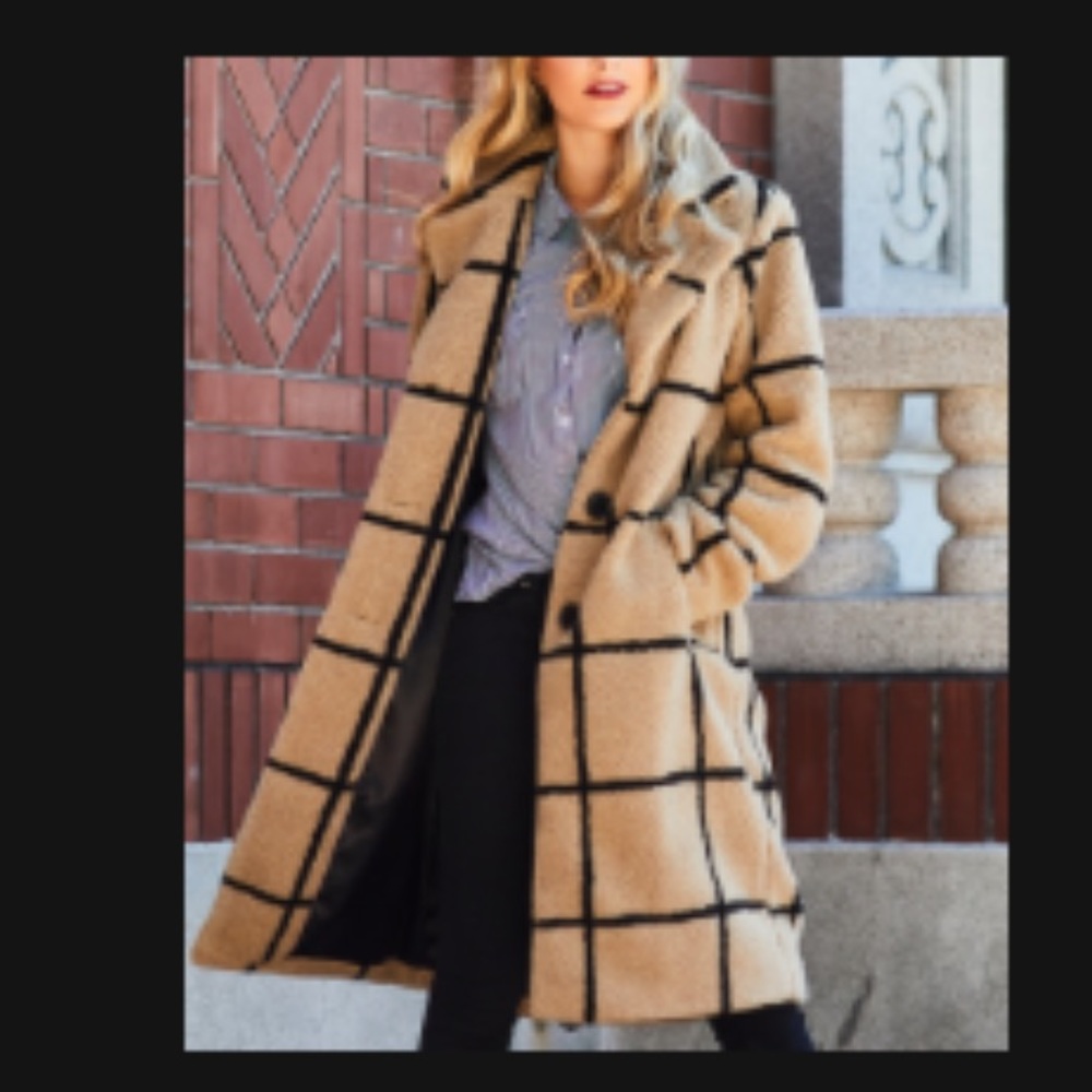 Jessica Simpson 
Beige & Black Windowpane Sherpa Coat - medium